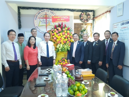 CHÍNH QUYỀN THĂM VÀ CHÚC MỪNG GIÁNG SINH NĂM 2022