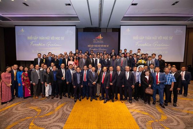 HỌP MẶT THÂN MẬT VỚI MỤC SƯ TIẾN SĨ FRANKLIN GRAHAM