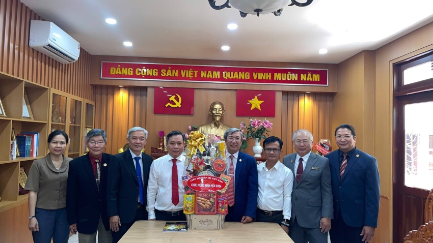 THĂM VÀ CHÚC TẾT CHÍNH QUYỀN NĂM 2026